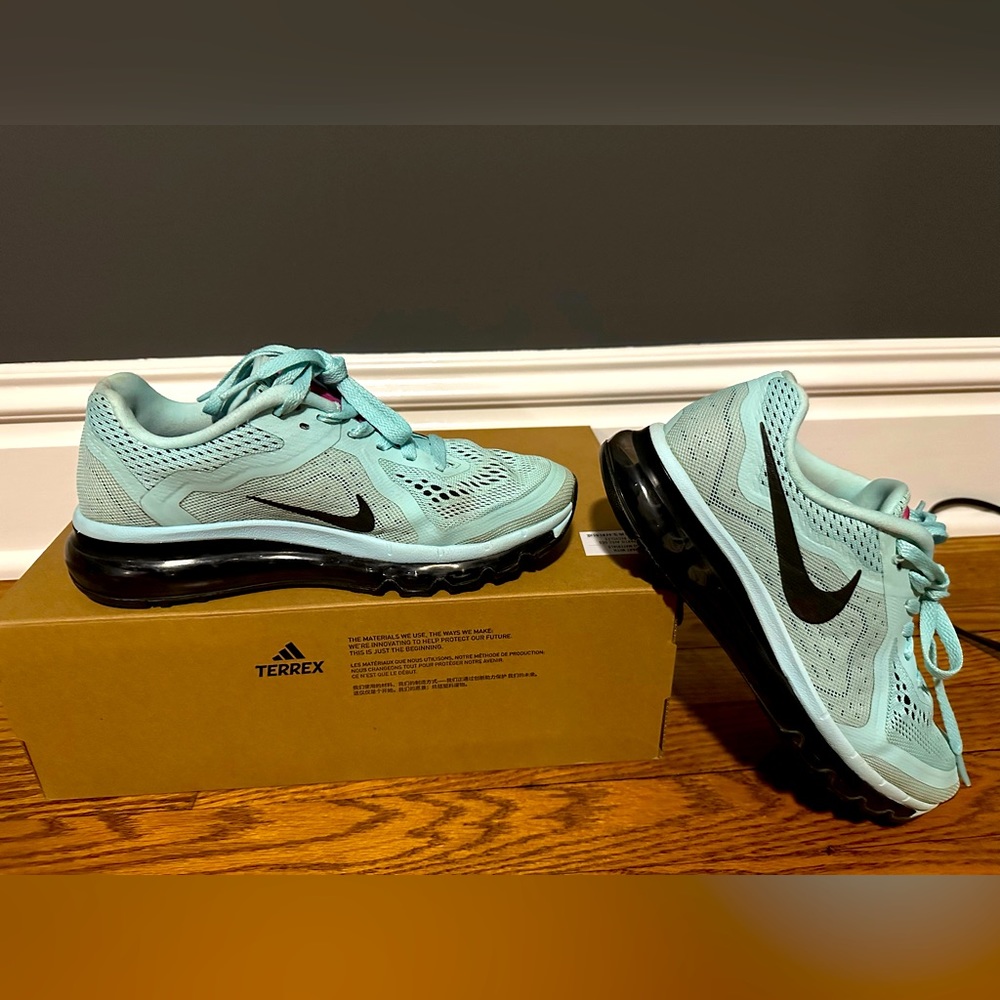 NIKE AIR MAX | SZ 7.5 | Running Shoes - Picture 1 of 7